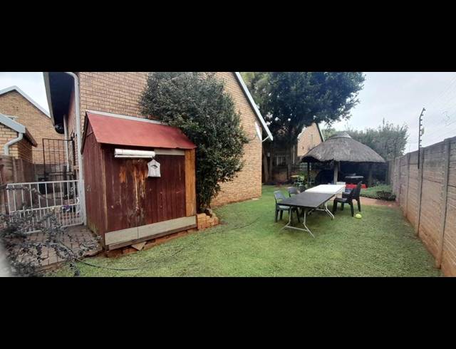 2 BEDROOM TOWNHOUSE FOR SALE IN CELTISDAL